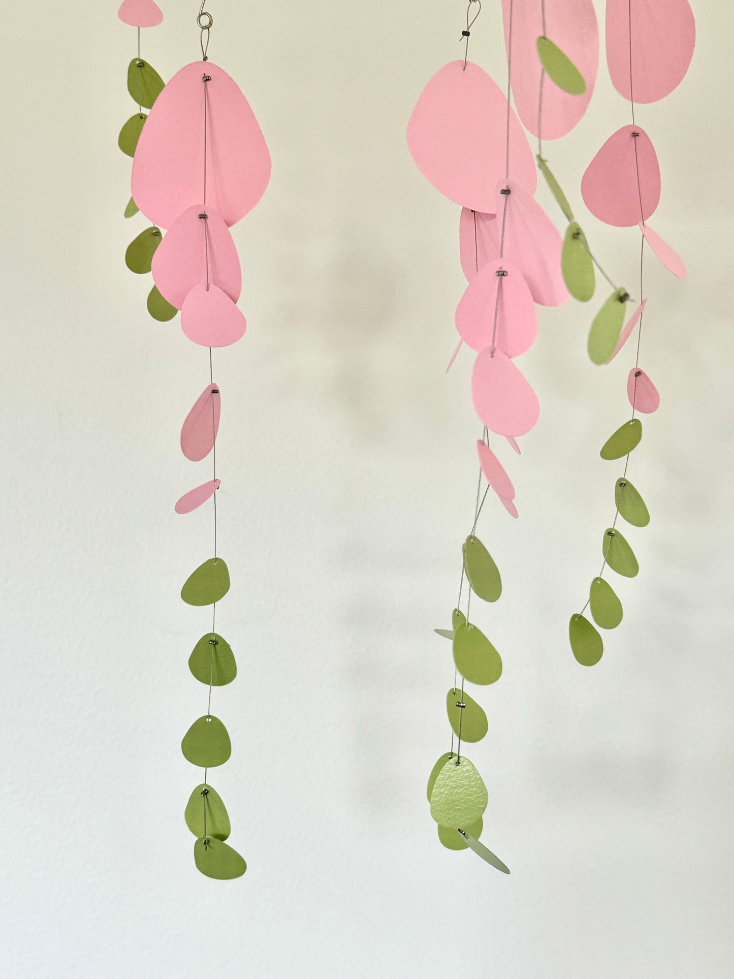 N.40 Kinetic Mobile Eucalyptus Pale Green & Rose