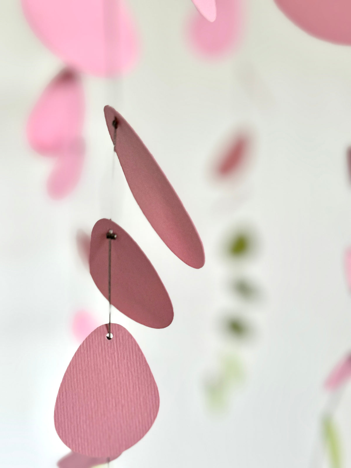 N.40 Kinetic Mobile Eucalyptus Pale Green & Rose